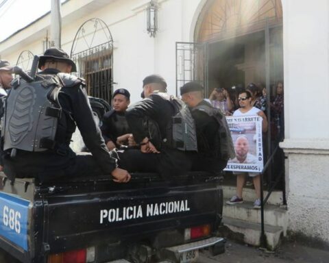 Police siege has forced 50 Nicaraguan priests to seek refuge in Honduras and Costa Rica