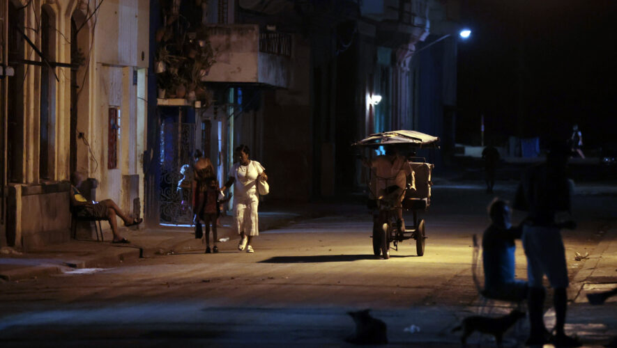 Power outages in Cuba are increasingly frequent and the deficit is accentuated