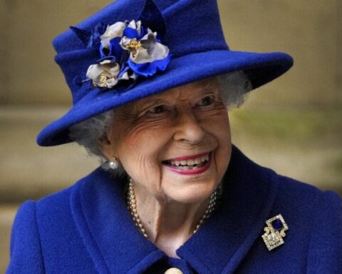 Presidente se solidariza por muerte de la reina Isabel II