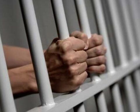 El hecho se produjo en momentos en que el imputado y los fallecidos se encontraban en su residencia, ubicada en el paraje La Guamita, sección Loma de Jaya, de San Francisco de Macorís.