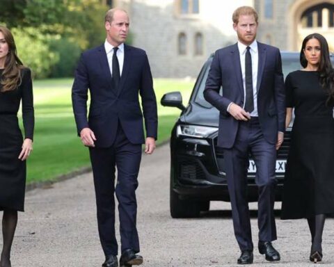 Princes William and Harry and their wives join a tribute to Queen Elizabeth II at Windsor Castle