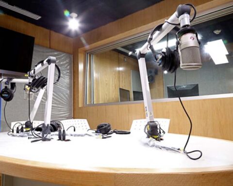 Radio program in Sucre was taken off the air due to alleged pressure from a mayor