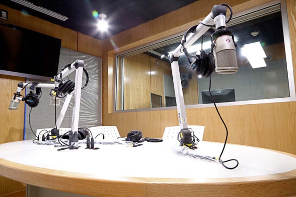 Radio program in Sucre was taken off the air due to alleged pressure from a mayor