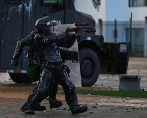 Reform of the ESMAD: They prohibit the use of a 12-gauge shotgun, the same one with which Dylan Cruz was attacked