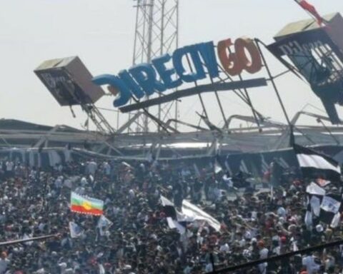 Roof of the Monumental stadium in Chile collapses during a training session open to the public