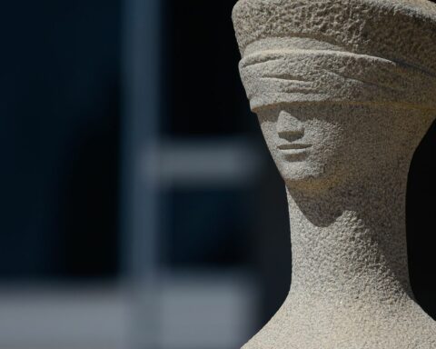 STF begins to judge control of data stored abroad