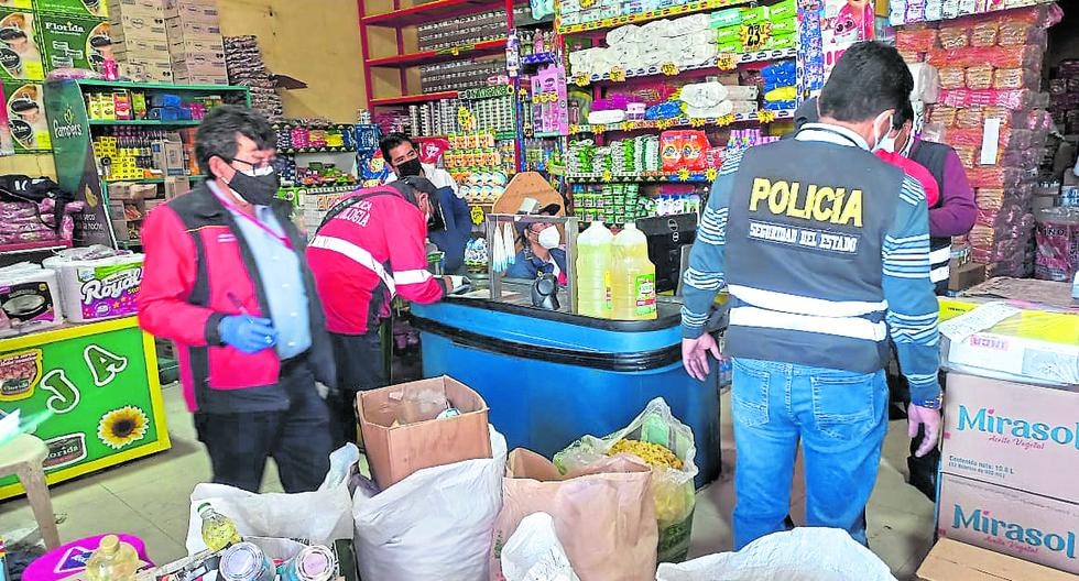 Sacks with expired food seized in Huancayo distributor