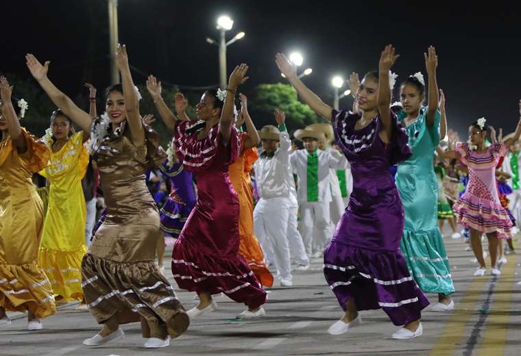 Santa Cruz enjoyed the color and tradition at the Elay Puej festival