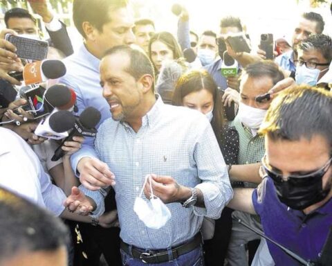 Santa Cruz receives its anniversary month in the midst of an escalation of tension