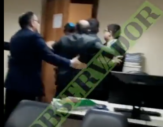 Scandal in Court: Lawyers beat each other in the middle of the hearing