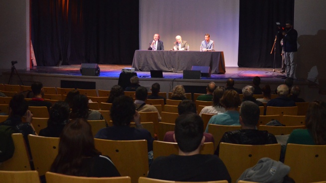 Scientists from different parts of the world discuss the Llama project