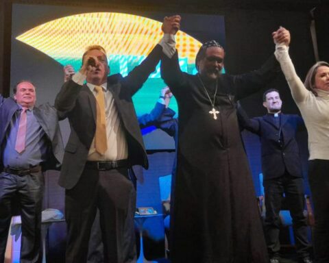 See the government program of presidential candidate Father Kelmon