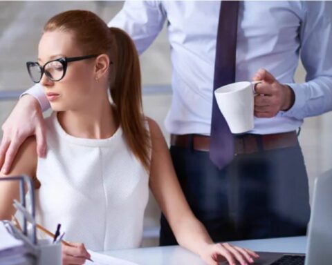 Acoso sexual en el trabajo: hasta un año de prisión por este delito