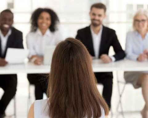 Six out of 10 Peruvian companies hire recruitment and selection services, according to a study