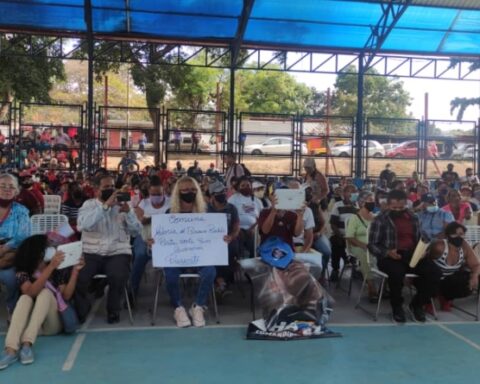 Start Training Plan in Social Comptrollership to communes in Caracas