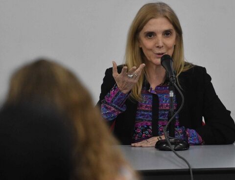 Télam presented his documentary "the means of war" before students at Unlam