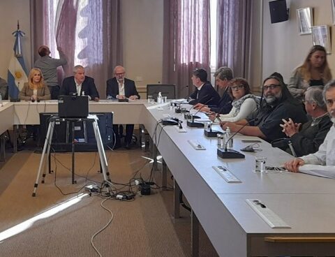 The Government proposed to teachers unions a wage floor of $70 thousand for this month