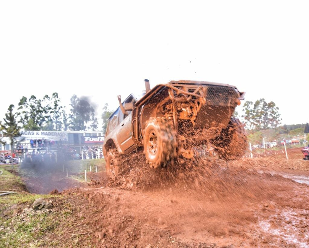 The SUVs arrive in Ybycuí