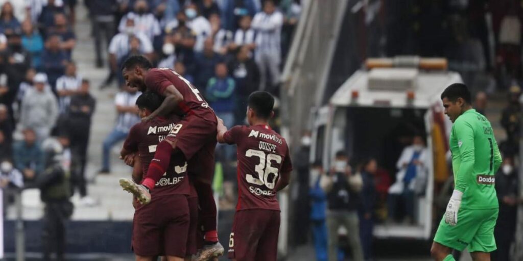 The 'U' defeats Alianza Lima in the return of Jefferson Farfán