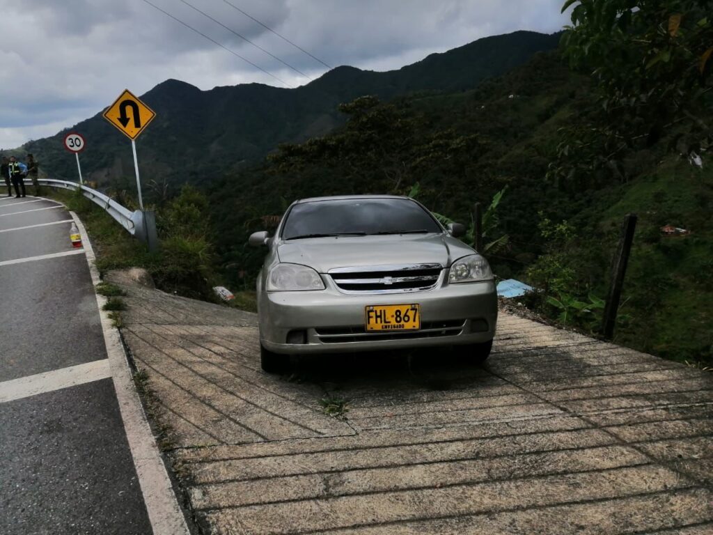 The bodies of two young people are found in a car in San Carlos, Antioquia