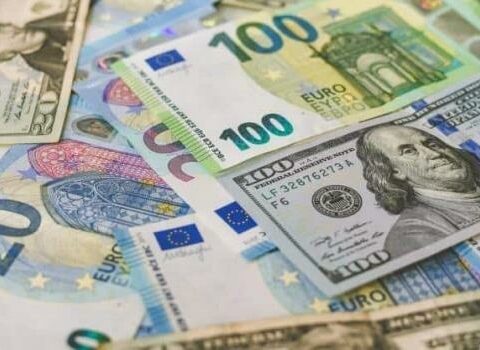 The dollar soars after Putin's threats