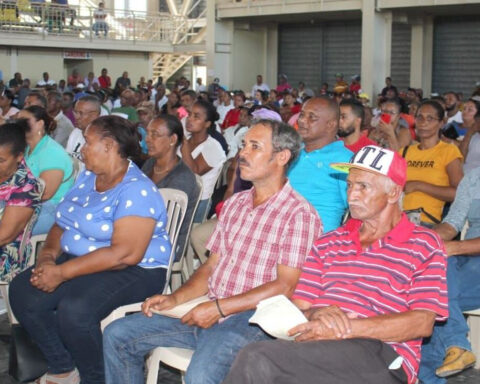 The first titling stage begins in the municipality of Azua de Compostela