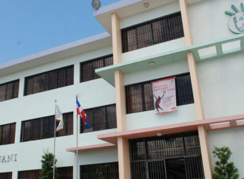 Está estable niña que cayó de azotea en centro Conani