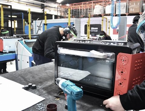 The number of people with registered work grew by 5% year-on-year