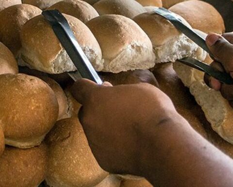 The official Cuban press points out the social unrest due to the scarcity and high price of bread