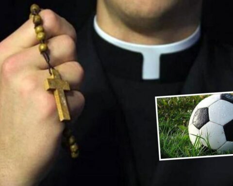 The priests also cast magic in soccer: More than 500 parents will play the Copa de la Fe