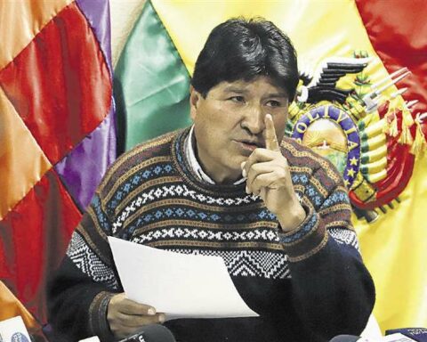 They avoid talking about Evo's trial for the Rósza case and ask Arce to make a decision