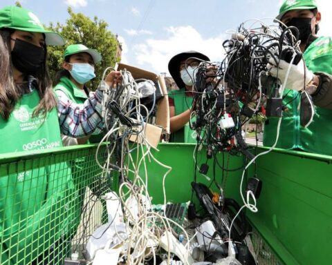 They collect more than 10 tons of waste from electrical appliances in Cusco