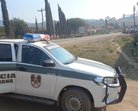 They denounce that one person died and three people were shot in Samaipata