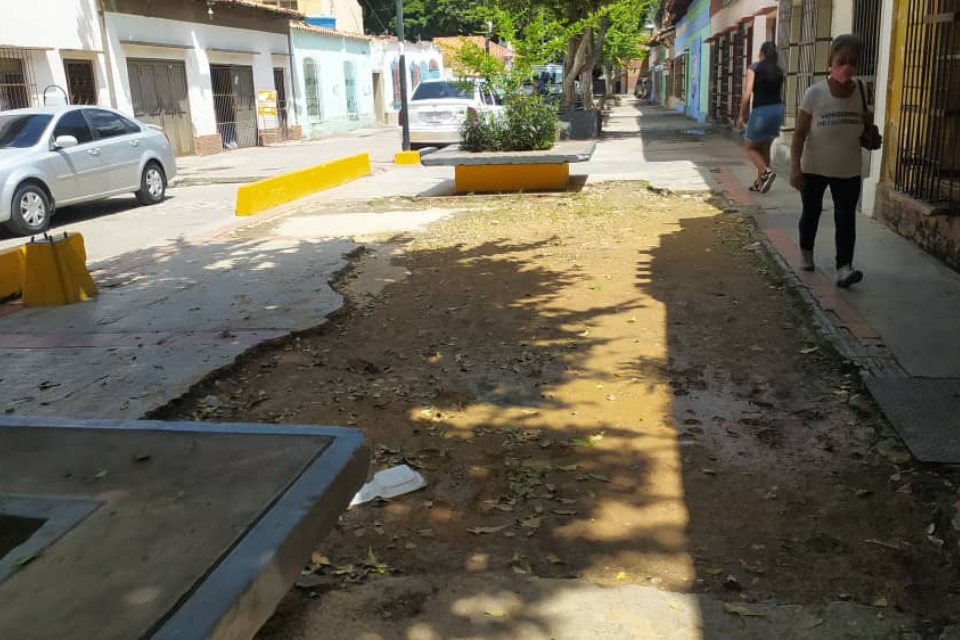 They denounce that the streets of the Central Helmet of La Vega are in frank deterioration