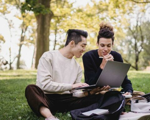 They offer 120 scholarships to study in the best universities and institutes of Peru