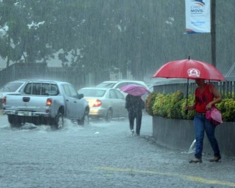 Esta noche se reducen lluvias, pero vuelven mañana