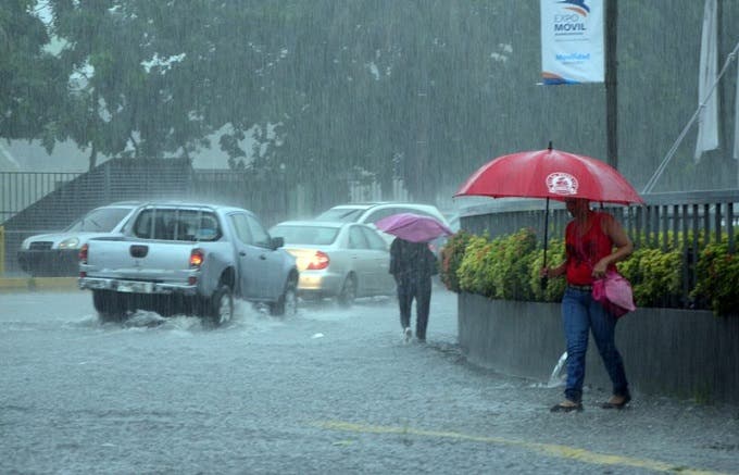 Esta noche se reducen lluvias, pero vuelven mañana