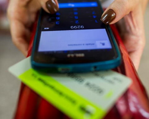 Transfermóvil, Cuba, Números telefónicos virtuales, Comercio electrónico, TextNow, Telos