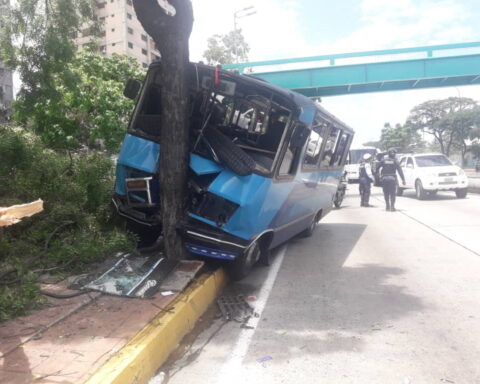 Twelve injured left shock on Soublette Avenue in La Guaira