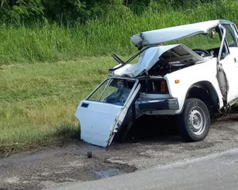 Two dead in a collision between a car and a taxi in Havana