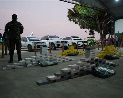 Two foreigners who carried out a drug transaction valued at $160,000 are sent to jail for 120 days