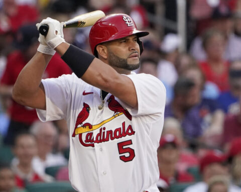 VIDEO: Albert Pujols pega su home run 695