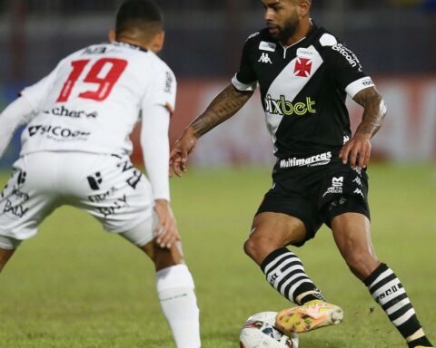 Vasco loses to Brusque in a game in which he had two goals disallowed
