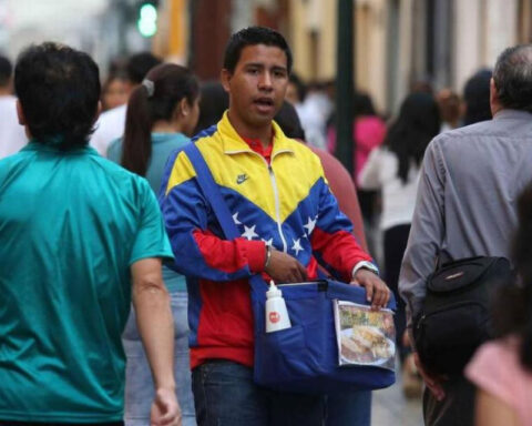 Venezuelans in Peru ask for amnesty for those fined who did not renew residence permits