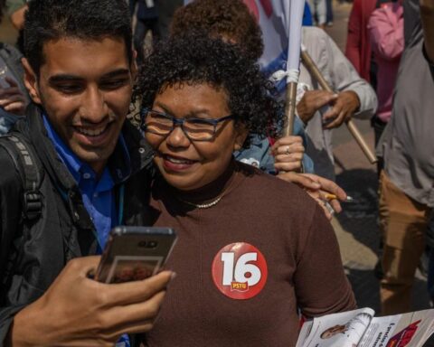 Vera proposes nationalization of the 100 largest companies in the country