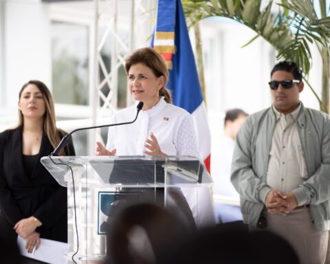 Vice-president delivers the renovation of the Teófilo Gautier Hospital in Barahona