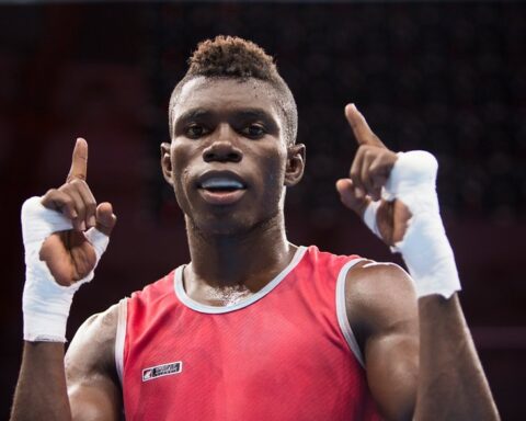 [Video] Withering knockout and to the canvas: Yuberjen won his first professional title