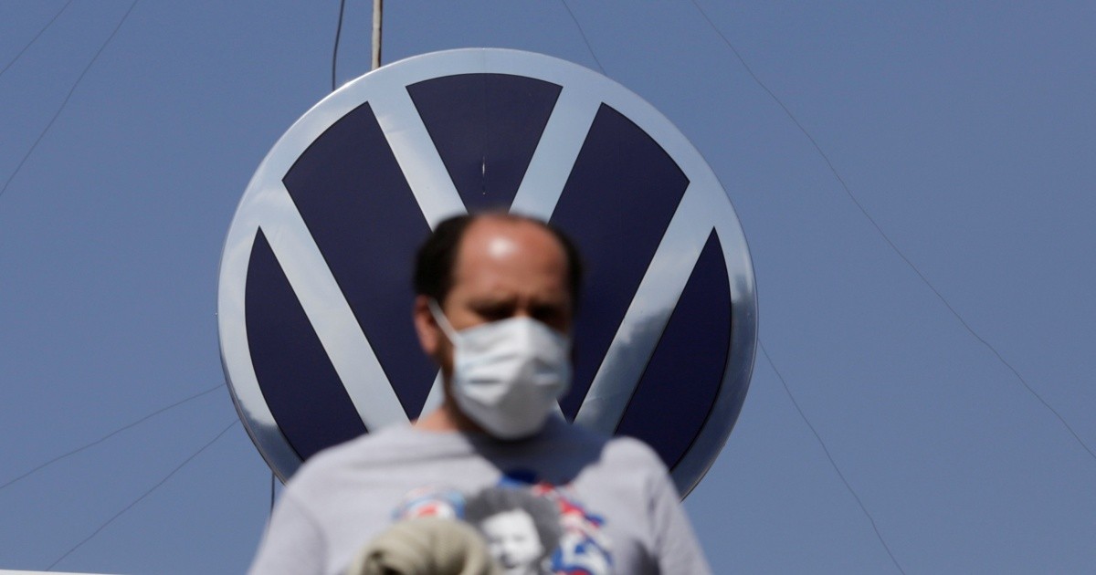 Volkswagen union announces in extremis postponement of strike deadline