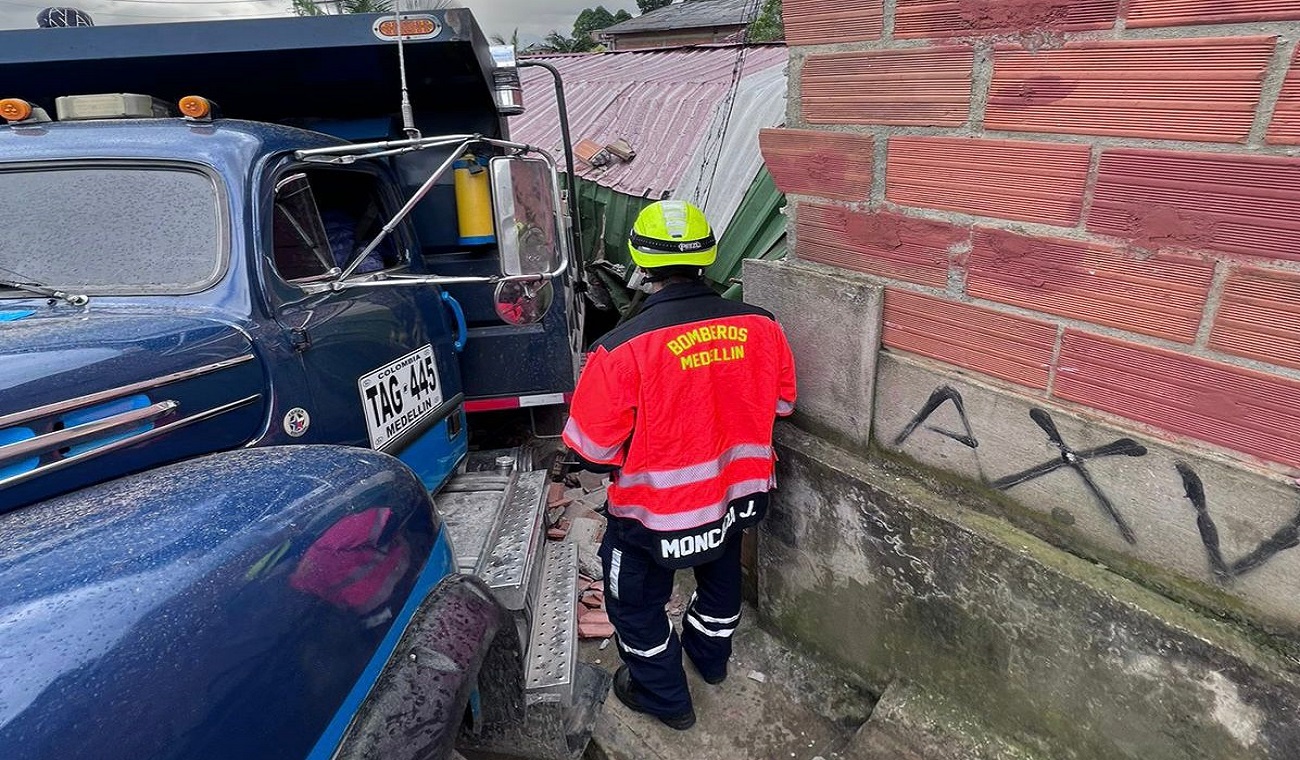 Volqueta would have run out of brakes and collided with a kindergarten in Medellín