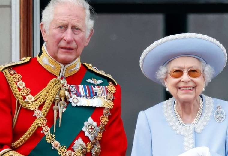 What is the role of the monarchy in the UK?